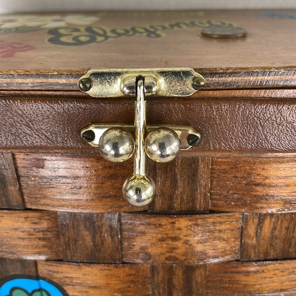 Caro Nan Vintage Wood Painted Basket Purse  with Colorful City Design - Picture 5 of 13